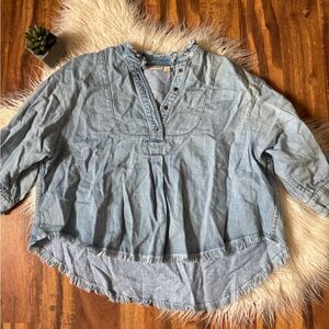 Holding Horses Anthropologie Chambray Denim Henley Pullover Blouse